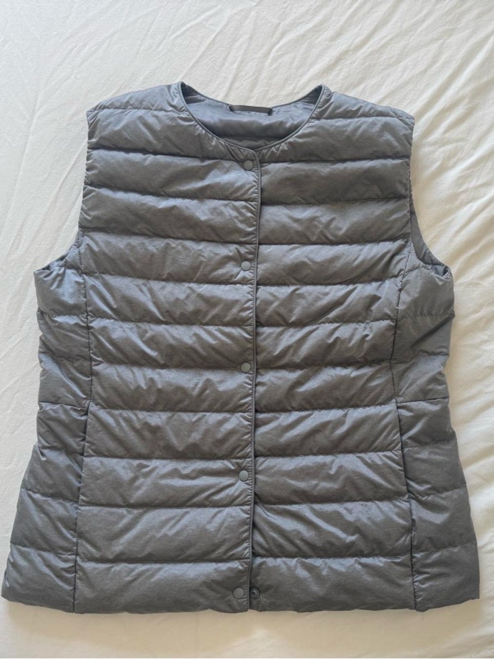 Uniqlo Ultra Light Silver Grey Down Puffer Vest - Picture 2 of 5